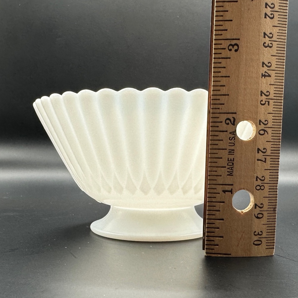 Petalware Cremax MACBETH-EVANS Milk Glass Scallop Edge Berry Ice Cream Bowl - Picture 6 of 7